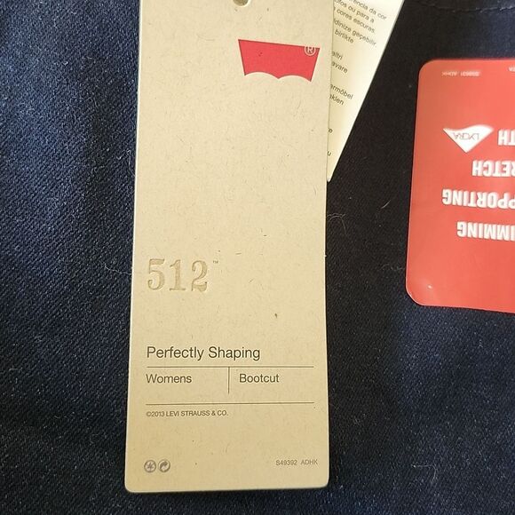 Levi's NWT Perfectly Shaping 512 Bootcut dark wash, 78% cotton jeans 24W - Picture 9 of 16